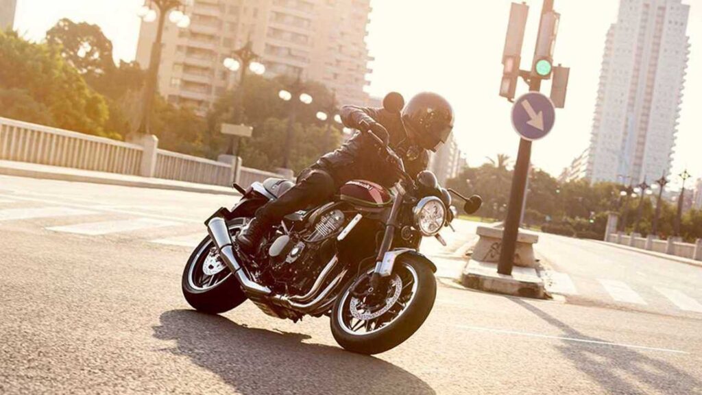 Kawasaki lance la Z900RS 2023 sur le marché indien