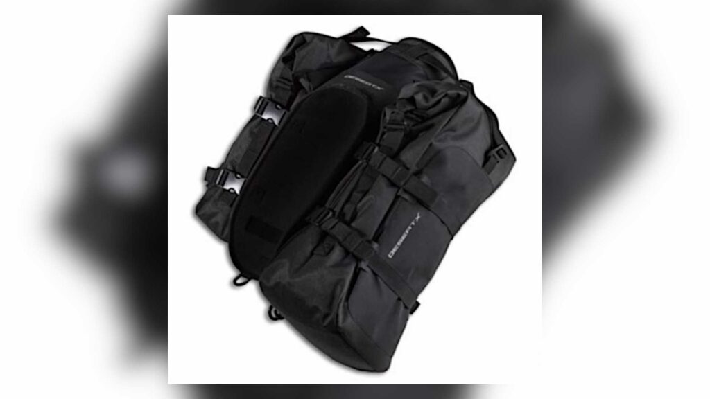 Les kits de sacs latéraux souples Ducati Performance DesertX peuvent toucher l'échappement