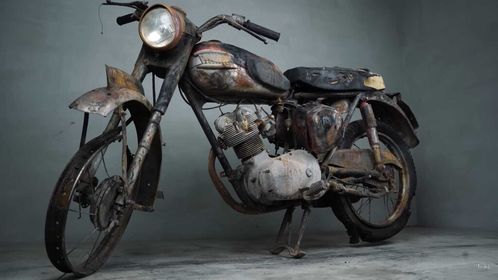 Regardez un Triumph Tiger Cub de 1963 passer de la fatigue au feu dans cette restauration