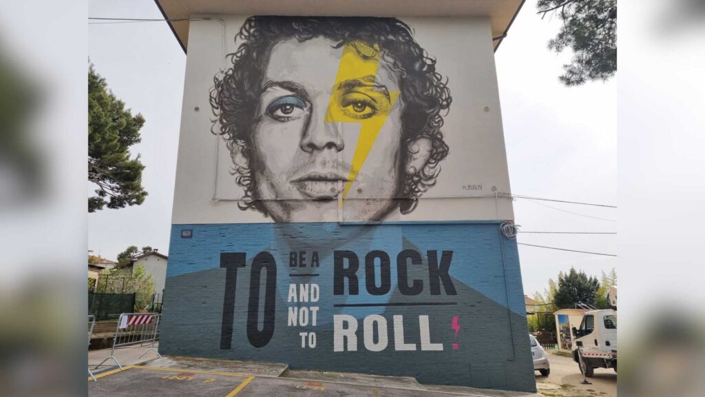 Valentino Rossi honoré par une peinture murale dans sa ville natale de Tavullia
