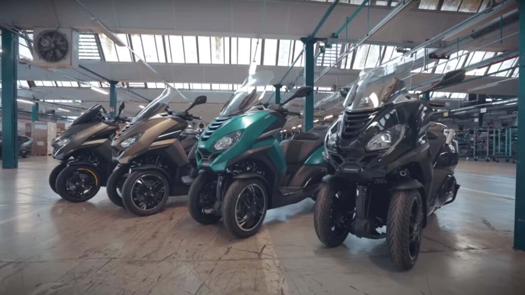 Découvrez l'usine de production de pointe de Peugeot en France