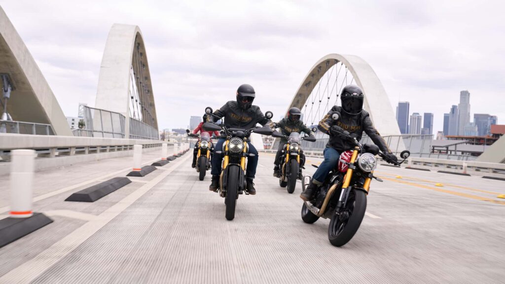 Bajaj et Triumph pourraient-ils travailler sur une vitesse et un scrambler 250 plus petits?