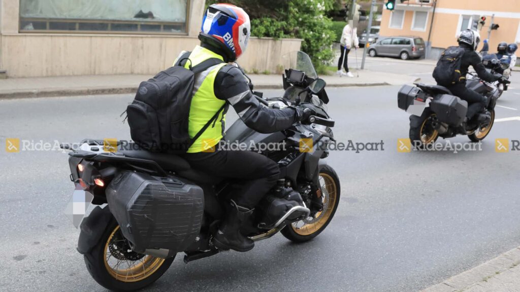 La prochaine BMW R 1300 GS, dont la sortie est prévue plus tard en 2023, ressemble à ceci