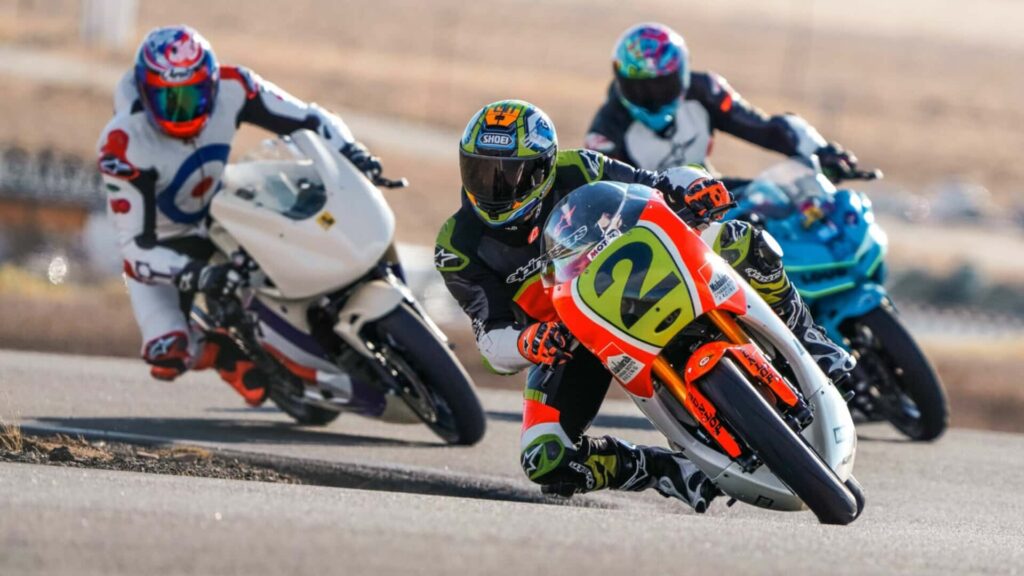 Le fournisseur de Track Day Compact Octane offre un grand plaisir sur les petits vélos