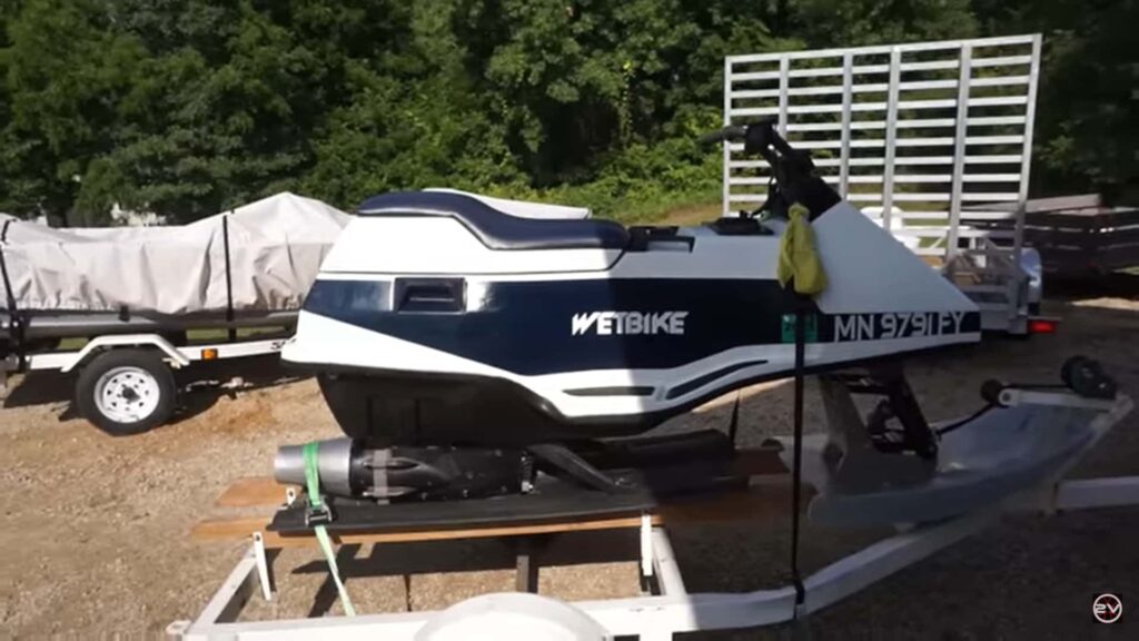 Regardez A Minty Fresh 1978 Suzuki Powered Wetbike s'allumer après le nettoyage des carburateurs