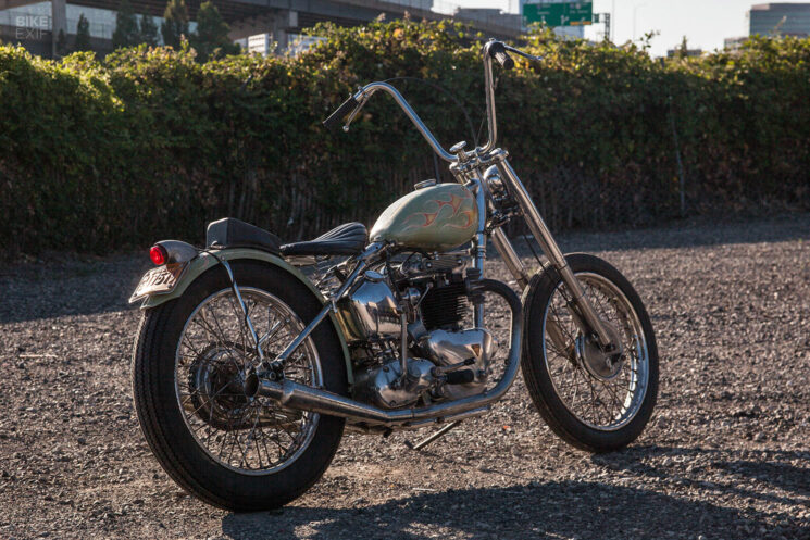Chopper Triumph Thunderbird des années 1950 par Red Clouds Collective