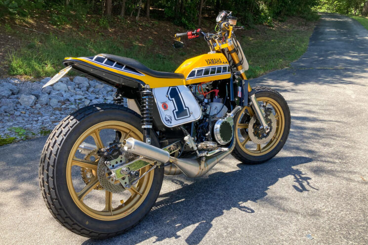 Street tracker propulsé par Yamaha Banshee par Joe Banks