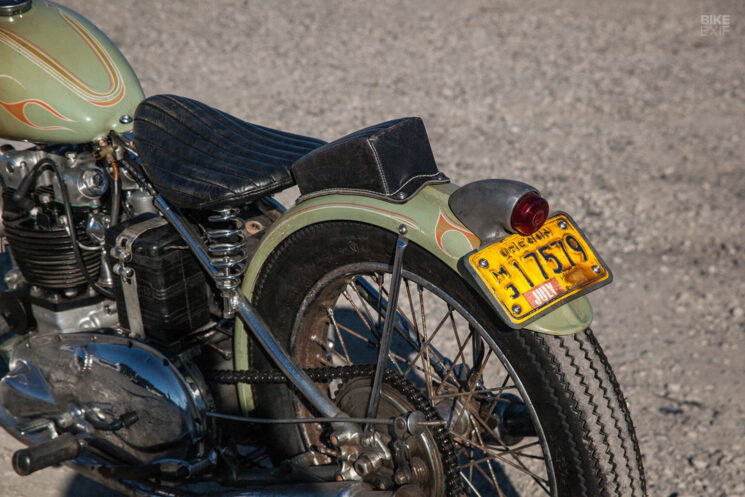 Chopper Triumph Thunderbird des années 1950 par Red Clouds Collective