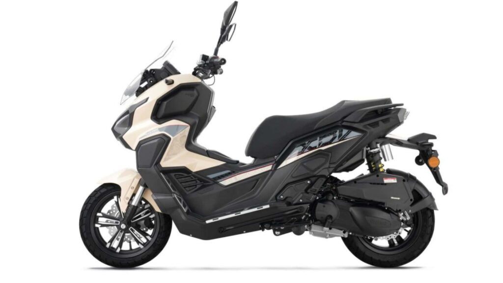 Keeway rejoint la tendance des scooters ADV avec le nouveau Vieste 300 XDV