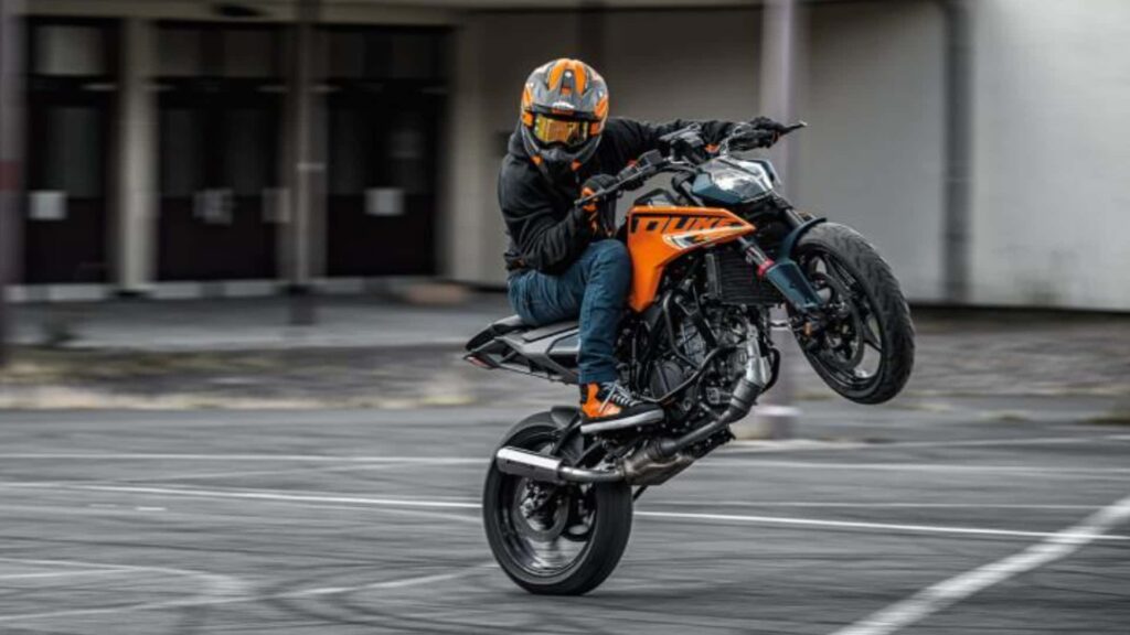 La toute nouvelle KTM 125 Duke fait son entrée sur le marché mondial
