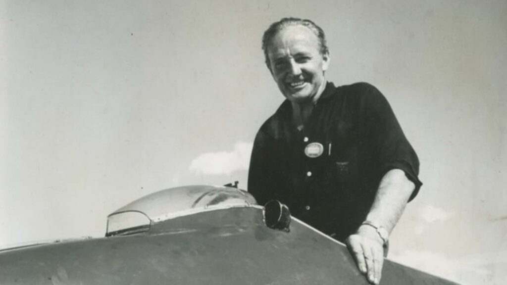Le détenteur du record de vitesse terrestre Burt Munro intronisé au Temple de la renommée de Sturgis