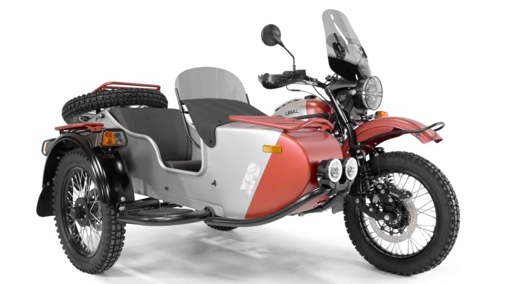 Ural Gear Up Expedition obtient une mise à niveau de la suspension, des accessoires et de la peinture