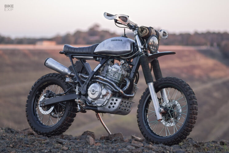 Vélo d'aventure Honda NX650 Dominator personnalisé