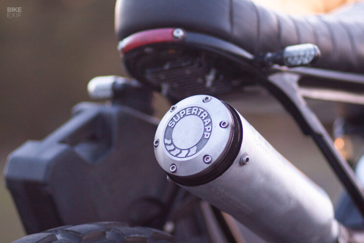 Vélo d'aventure Honda NX650 Dominator personnalisé