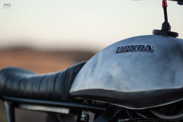 Vélo d'aventure Honda NX650 Dominator personnalisé