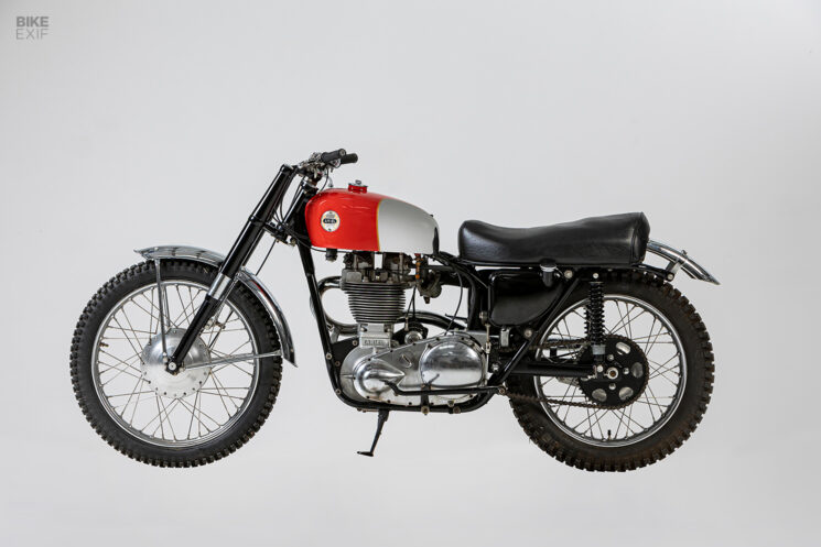 1957 Ariel HS5 de Bonhams Vente Stafford d'automne 2023