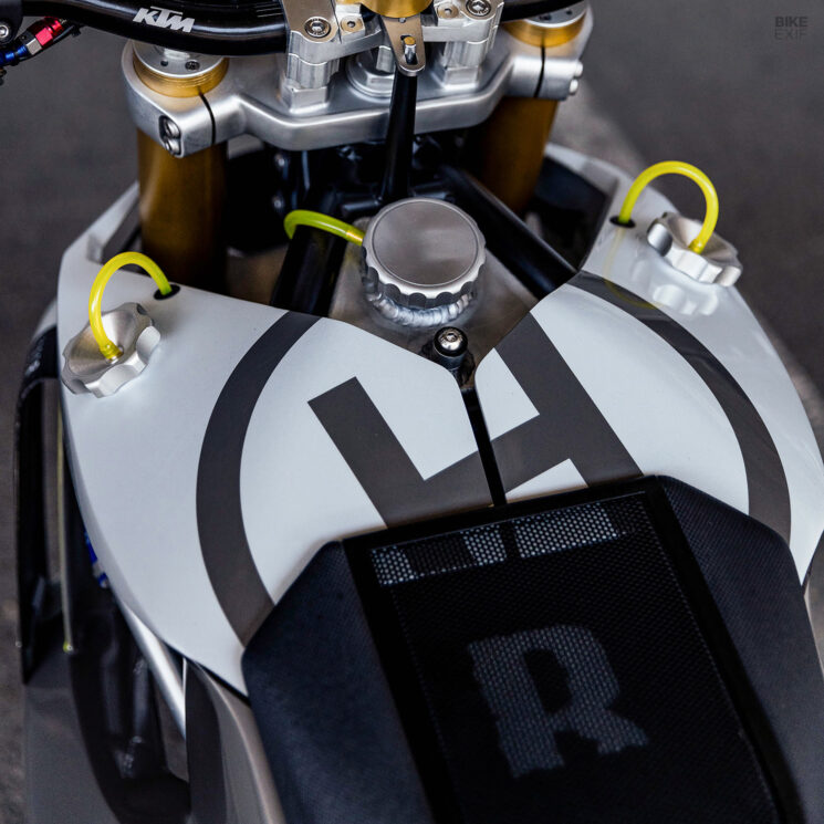 Supermotard KTM 1190 Adventure R par Max Hazan