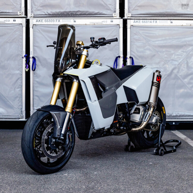 Supermotard KTM 1190 Adventure R par Max Hazan