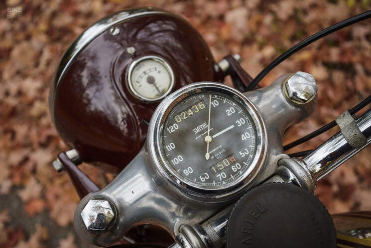 Conduire une moto Ariel Square Four