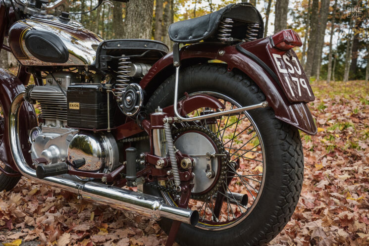 Conduire une moto Ariel Square Four
