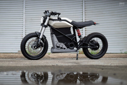 Moto électrique RTR 799e par Retrorides