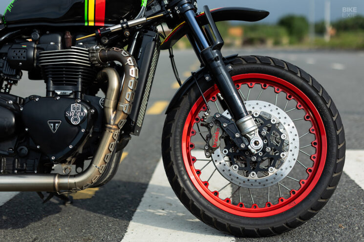 Triumph Street Twin personnalisée par MFix Workshop