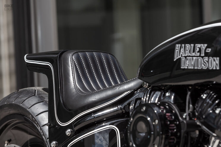 Street Bob personnalisé par One Way Machine