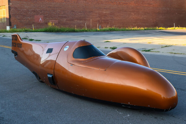 Streamliner side-car à vitesse terrestre Flying Kiwi