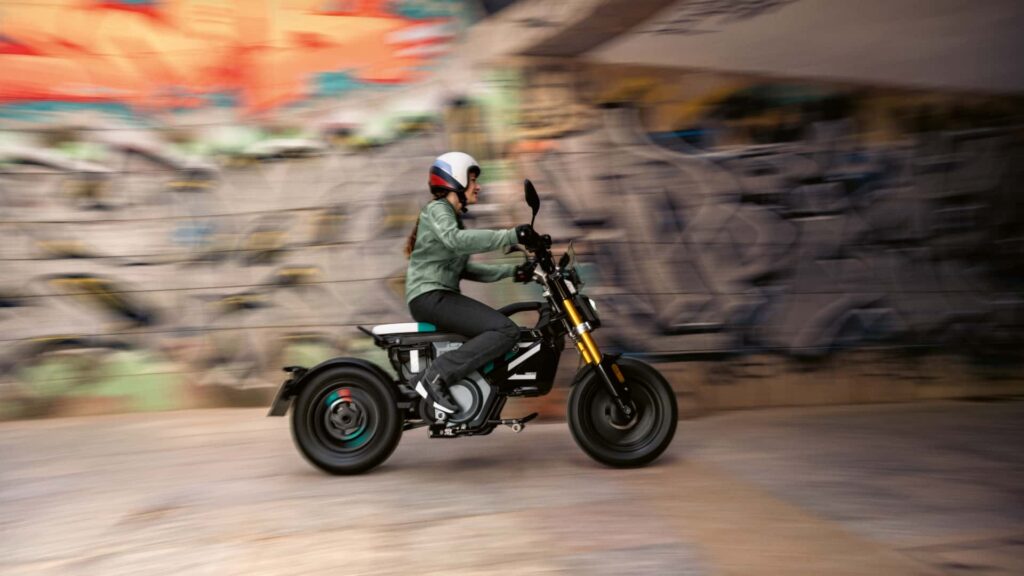 La BMW CE 02 entre en production en Inde en partenariat avec TVS