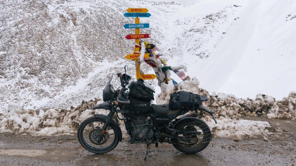 Vous envisagez de rouler dans l'Himalaya ?  Regardez d'abord cette vidéo
