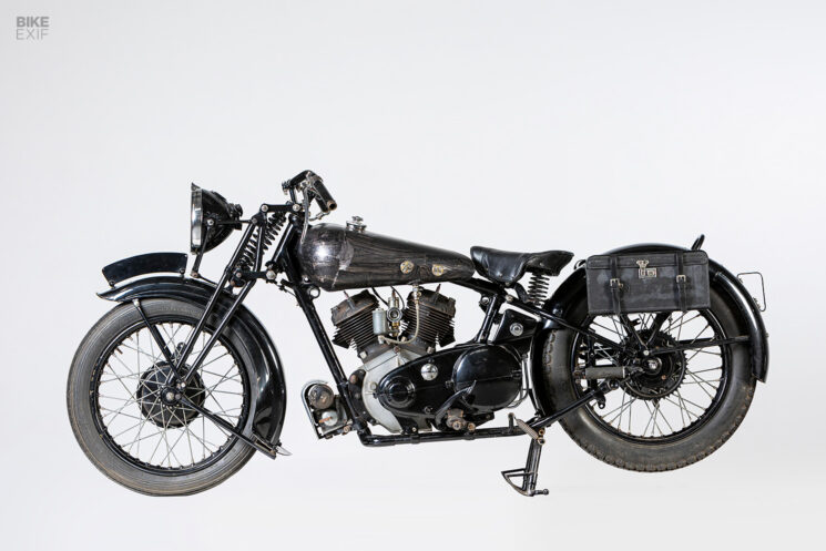 1938 Brough Supérieur SS80