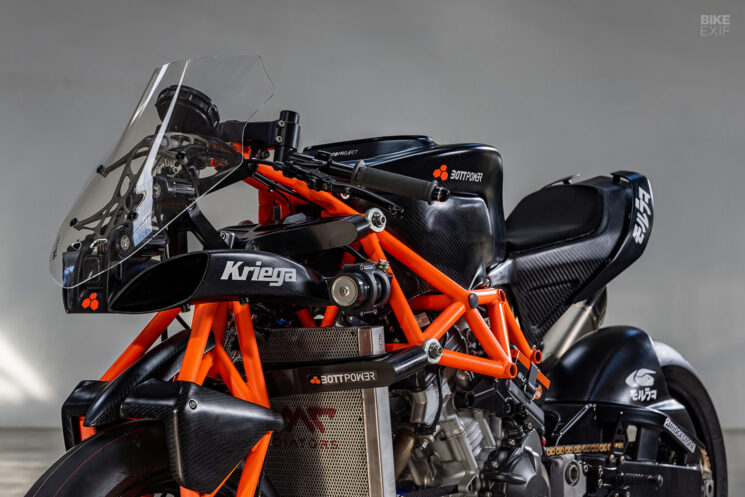 Honda CBR954RR Fireblade personnalisée par Bottpower