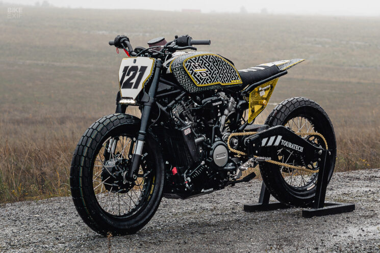 Traqueur plat Harley Pan America par Motocrew