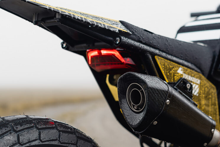 Traqueur plat Harley Pan America par Motocrew