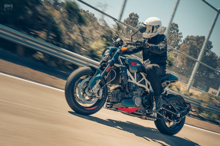 Édition limitée 2024 Indian FTR x 100% R Carbon