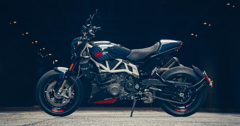 Factory Fresh : L'édition limitée 2024 Indian FTR x 100% R Carbon