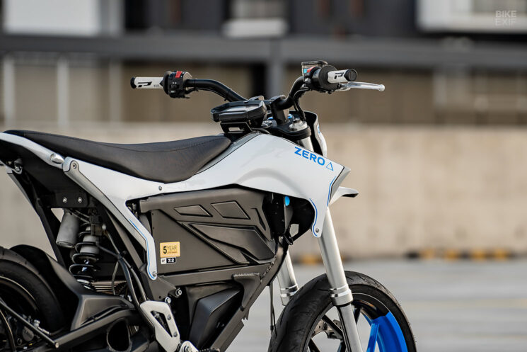 Supermotard électrique Zero FX personnalisé 