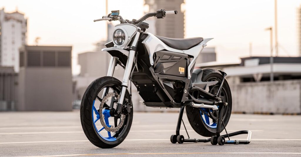 Silent Supermoto : un Zero FX personnalisé par Purpose Built Moto