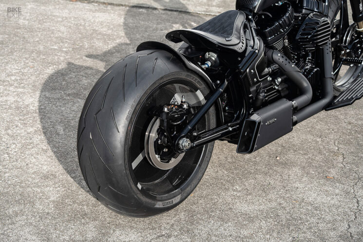 Harley Fat Boy personnalisé par Rough Crafts