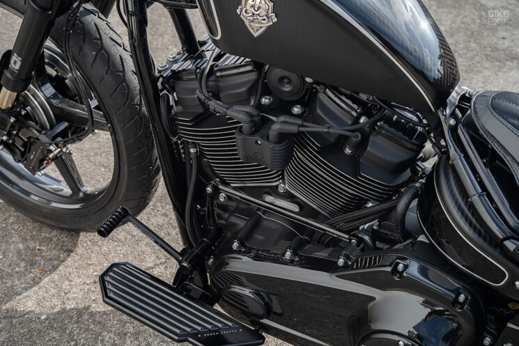 Harley Fat Boy personnalisé par Rough Crafts