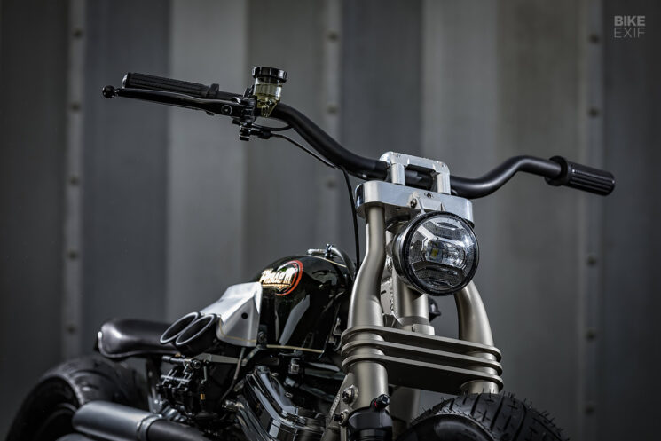 Harley Dyna Super Glide personnalisée par SureShot