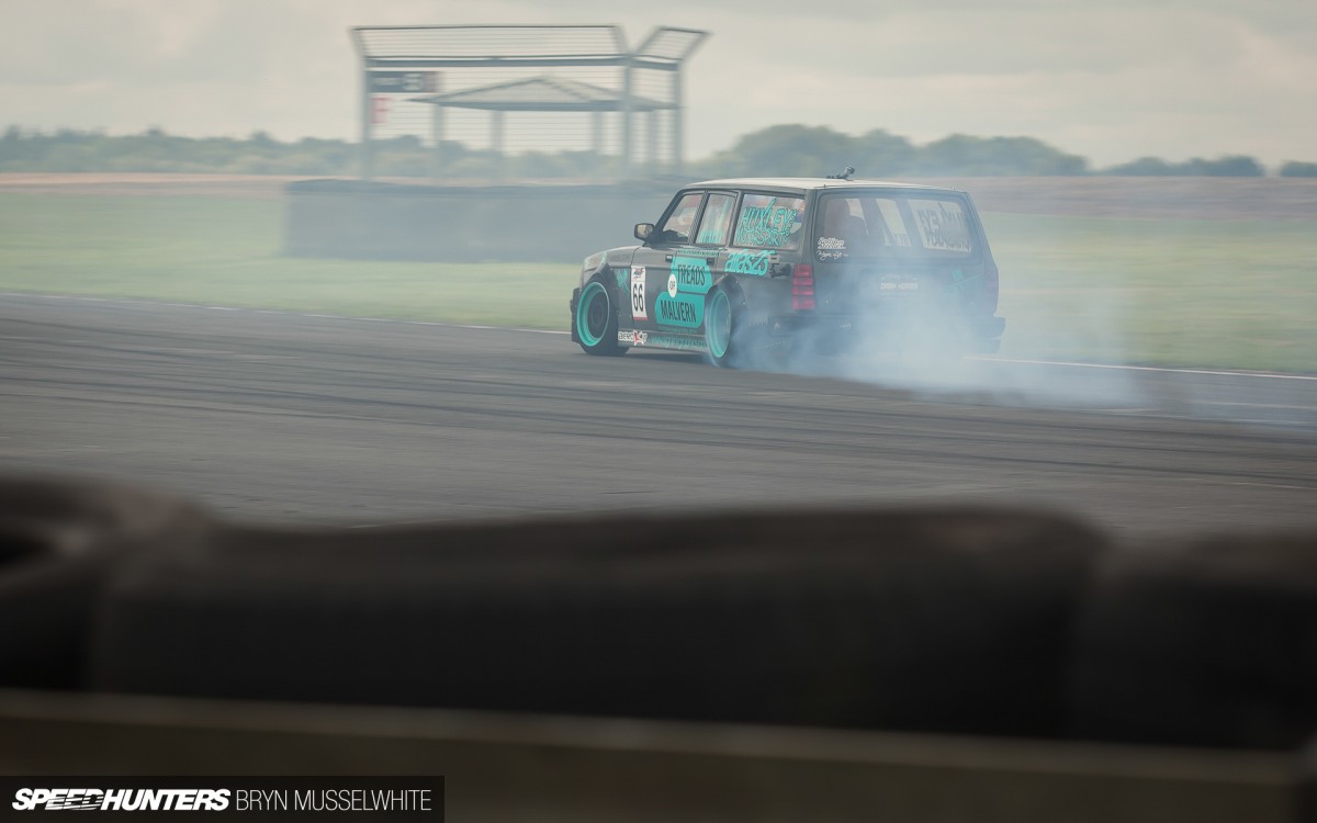 Huxley Motorsport Volvo 240-1