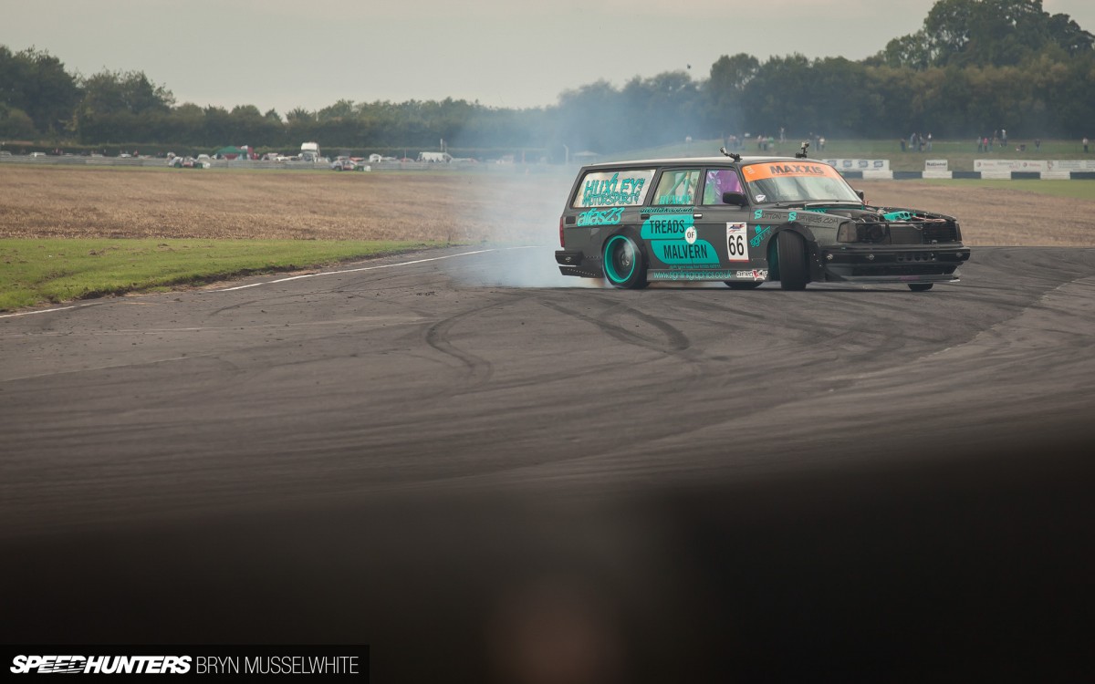 Huxley Motorsport Volvo 240-7