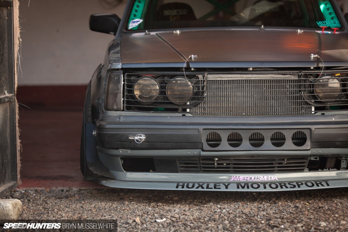Huxley Motorsport Volvo 240-15