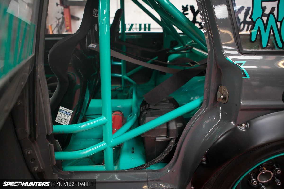 Huxley Motorsport Volvo 240-35
