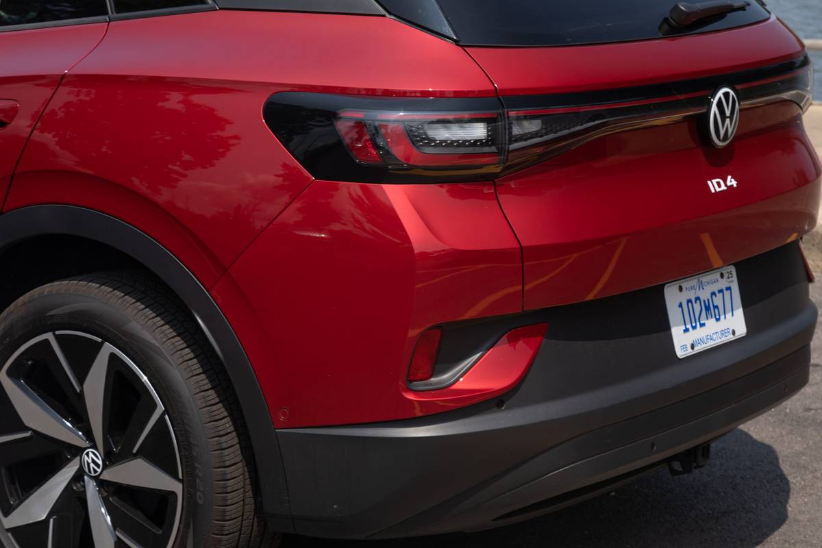 Volkswagen ID.4 2023 |  Photo Cars.com par Christian Lantry