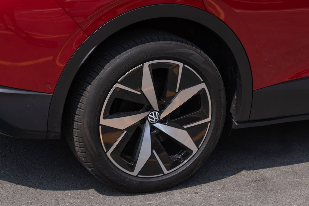 Volkswagen ID.4 2023 |  Photo Cars.com par Christian Lantry