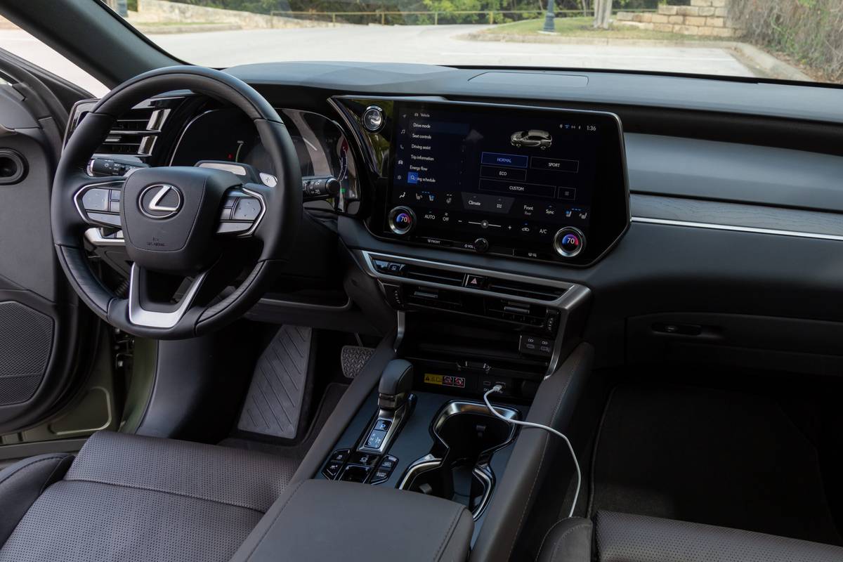 lexus-rx-450h2B-2024-10-intérieur-première rangée