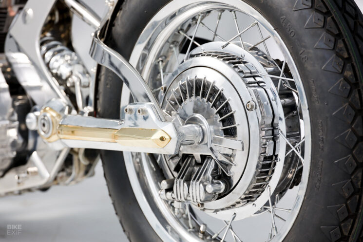 Traqueur de planche Harley Sportster par Krom Works