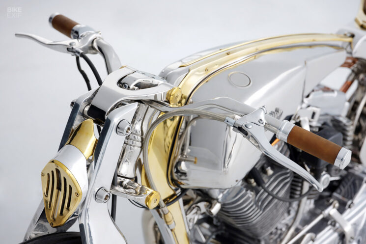 Traqueur de planche Harley Sportster par Krom Works